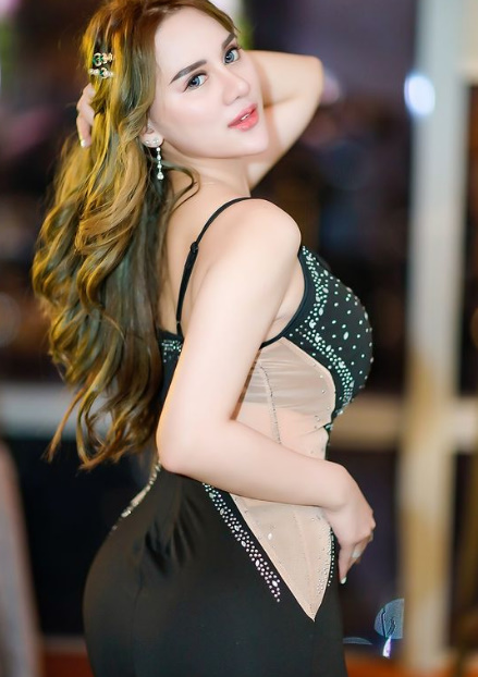 looking makes it hot_26