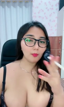 looking makes it hot_27