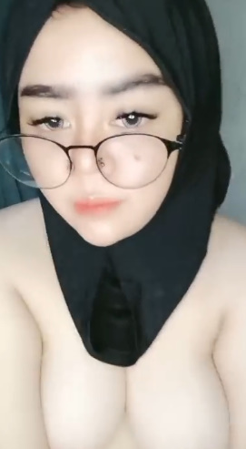 looking makes it hot_29