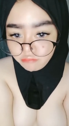 looking makes it hot_29