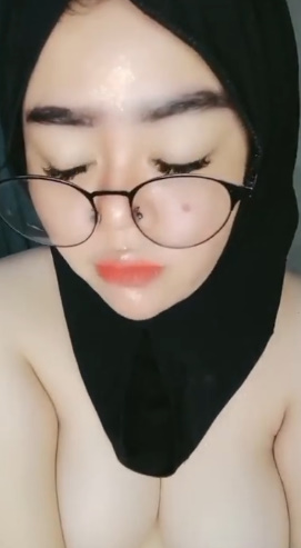 looking makes it hot_29