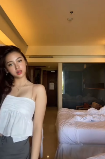 looking makes it hot_32