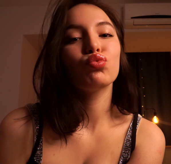 looking makes it hot_34