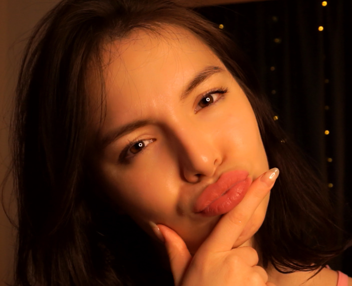 looking makes it hot_34