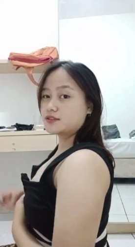 looking makes it hot_38