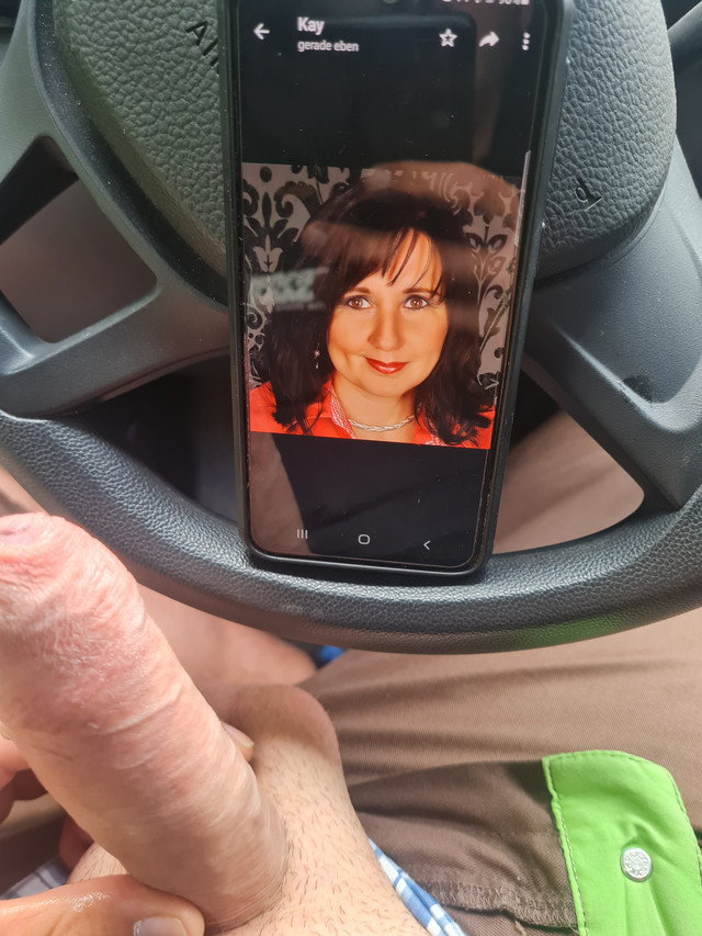 Czech slut Mikayla wank challenge