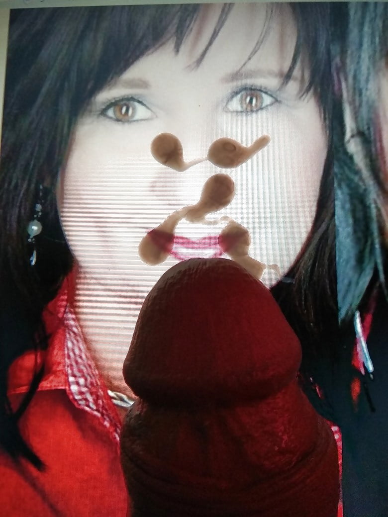 Czech slut Mikayla wank challenge