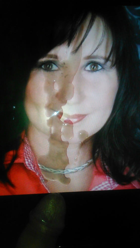 Czech slut Mikayla wank challenge