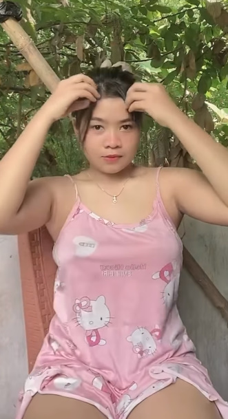 looking makes it hot_39