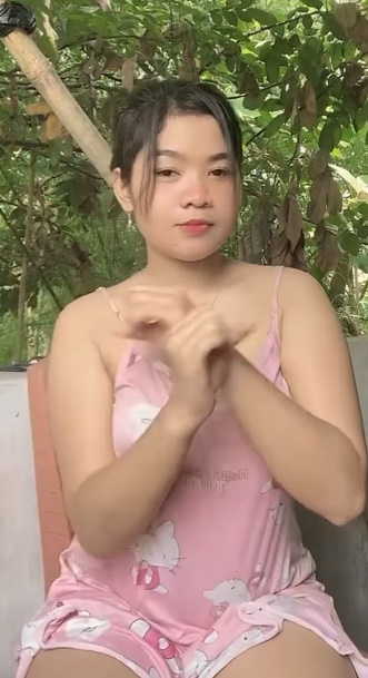 looking makes it hot_39