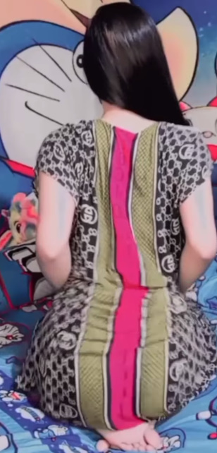 looking makes it hot_39