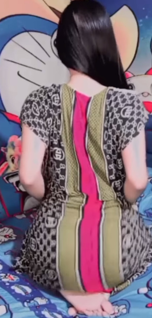 looking makes it hot_39