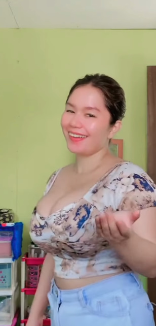 looking makes it hot_39