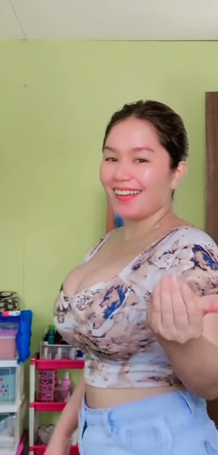 looking makes it hot_39