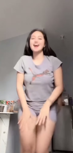 looking makes it hot_39