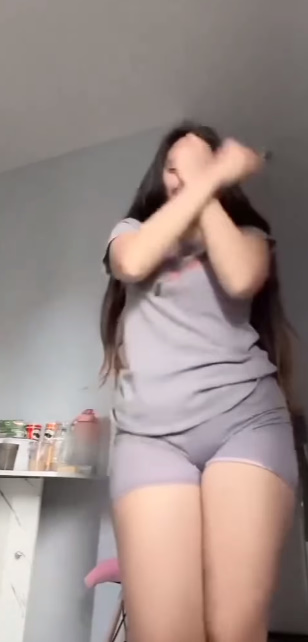 looking makes it hot_39