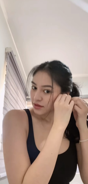 looking makes it hot_39