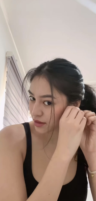 looking makes it hot_39