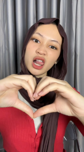 looking makes it hot_40