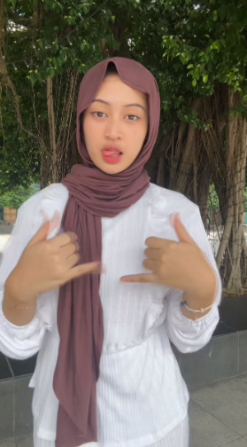 looking makes it hot_40