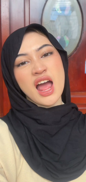 looking makes it hot_40