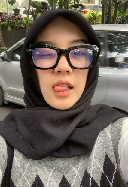 looking makes it hot_40