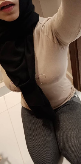 looking makes it hot_41