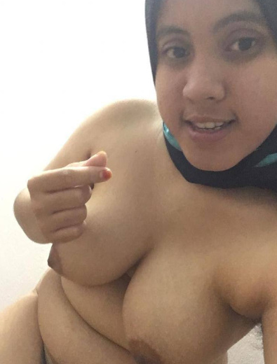 looking makes it hot_41