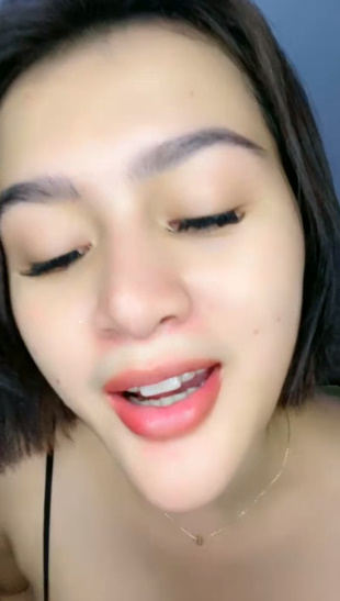 looking makes it hot_42