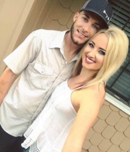 Courtnie loves to suck cocks