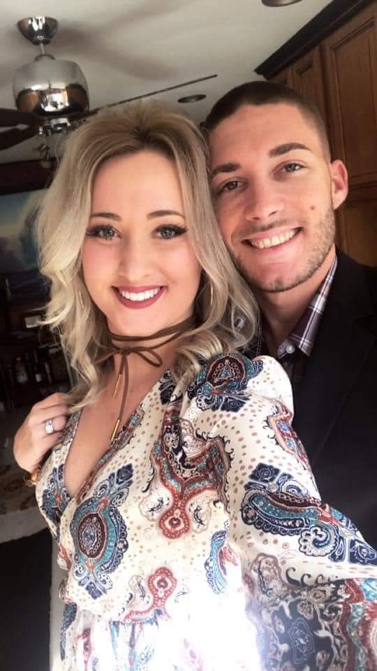 Courtnie loves to suck cocks