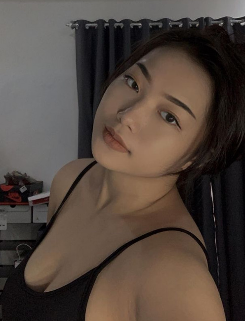 looking makes it hot_43