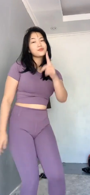 looking makes it hot_43