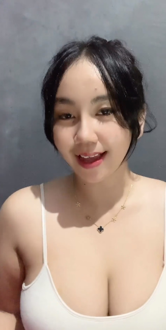 looking makes it hot_44