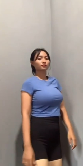 looking makes it hot_44