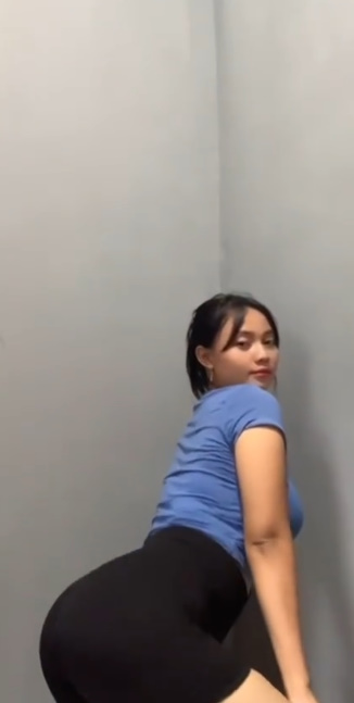 looking makes it hot_44