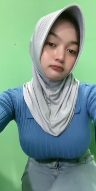 looking makes it hot_44