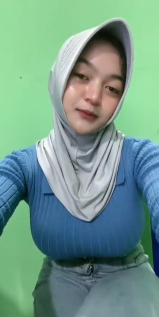 looking makes it hot_44