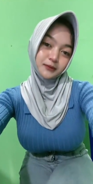 looking makes it hot_44