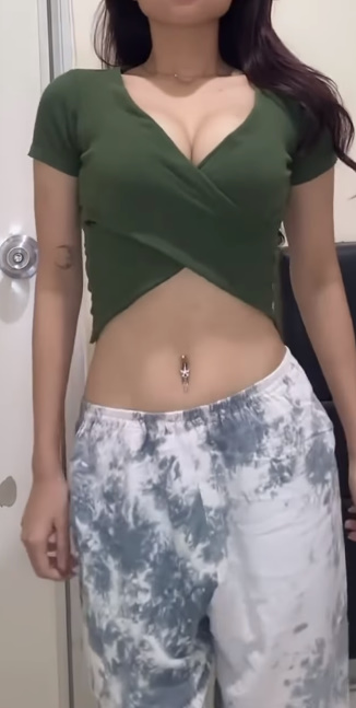 looking makes it hot_44