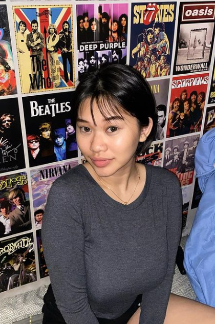 looking makes it hot_44