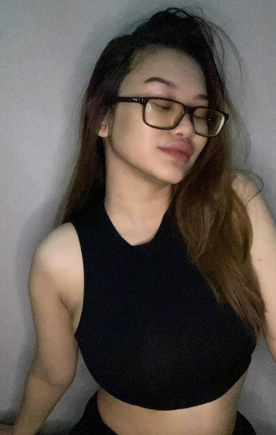 looking makes it hot_44