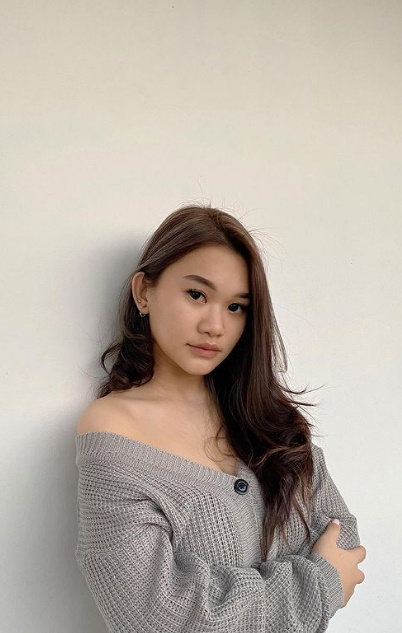 looking makes it hot_44