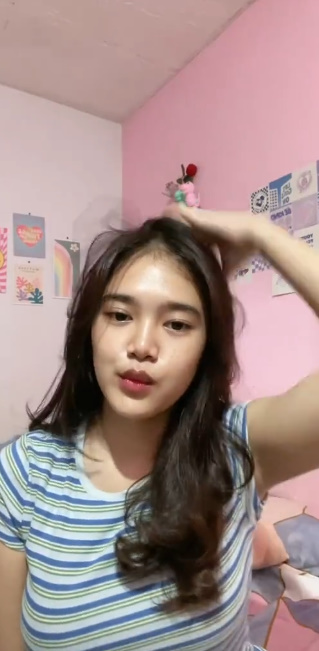 looking makes it hot_44