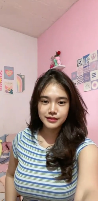 looking makes it hot_44