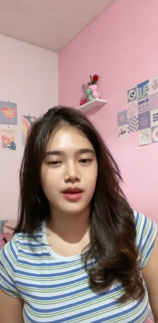 looking makes it hot_44