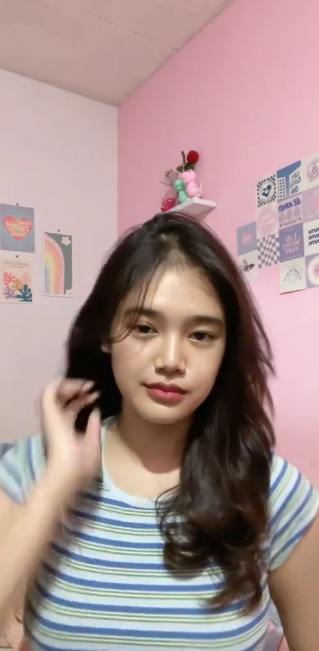 looking makes it hot_44