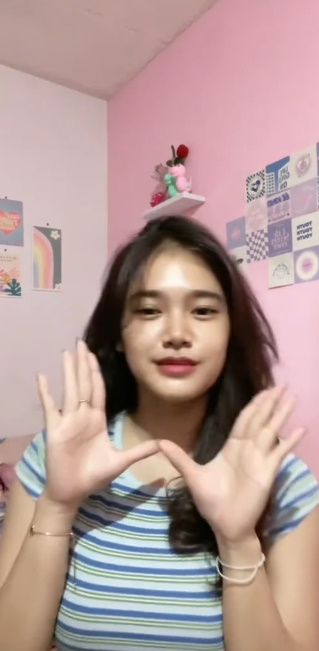 looking makes it hot_44