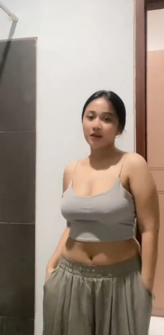 looking makes it hot_44