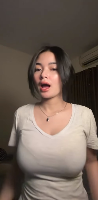 looking makes it hot_44